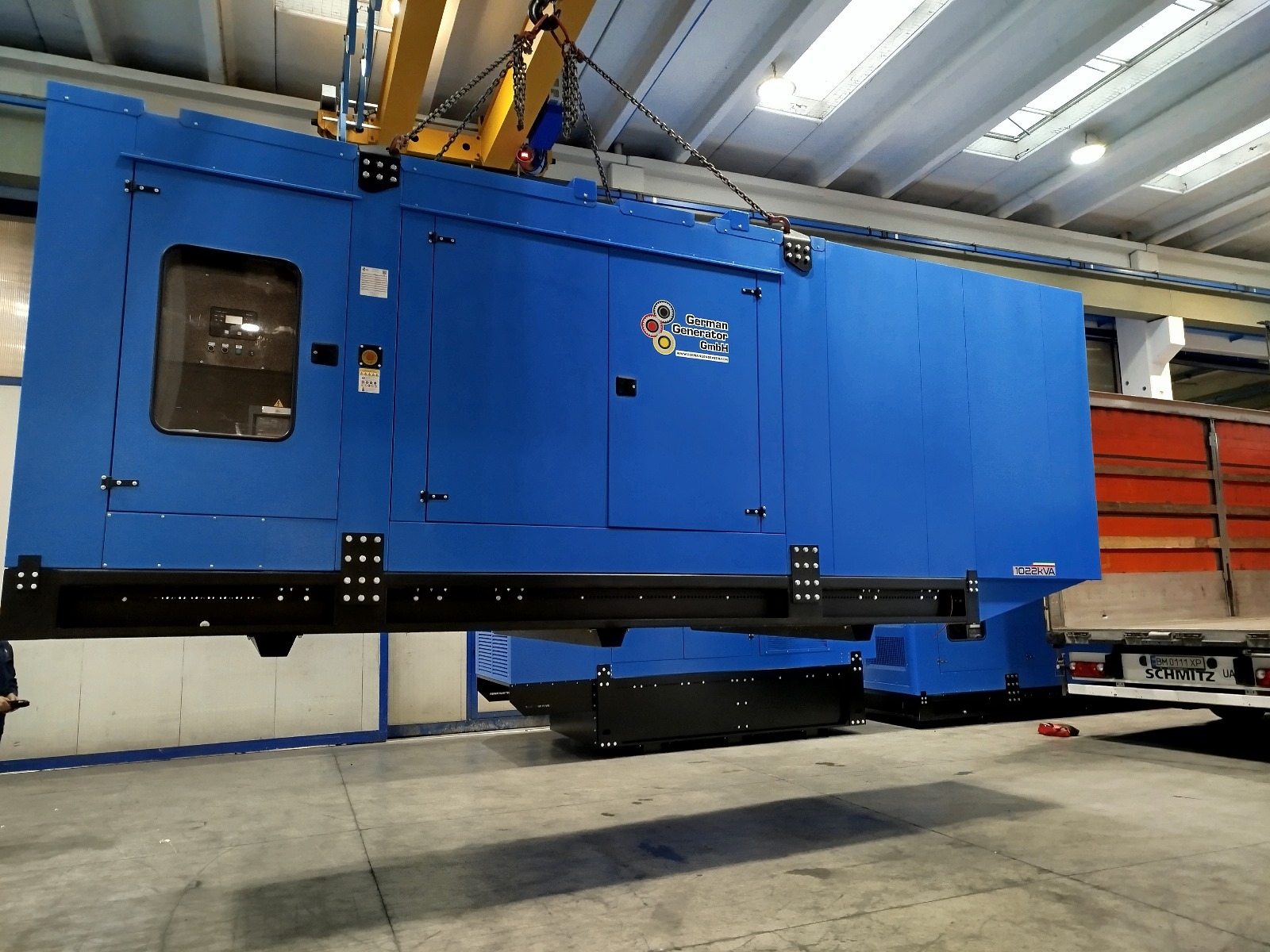 Soundproofed generator set 1022 kVA with Perkins diesel engine and Stamford alternator